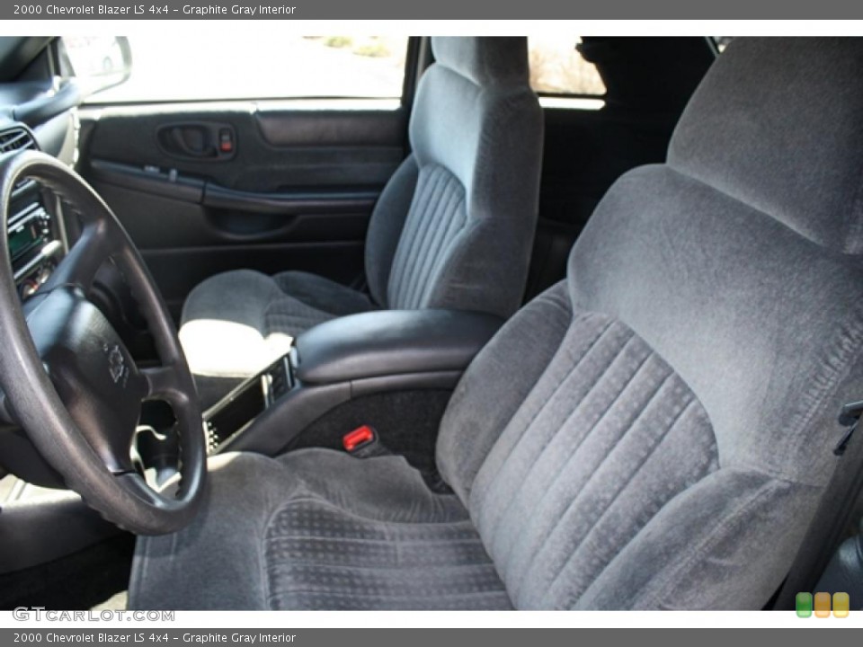 Graphite Gray Interior Photo for the 2000 Chevrolet Blazer LS 4x4 #47133276