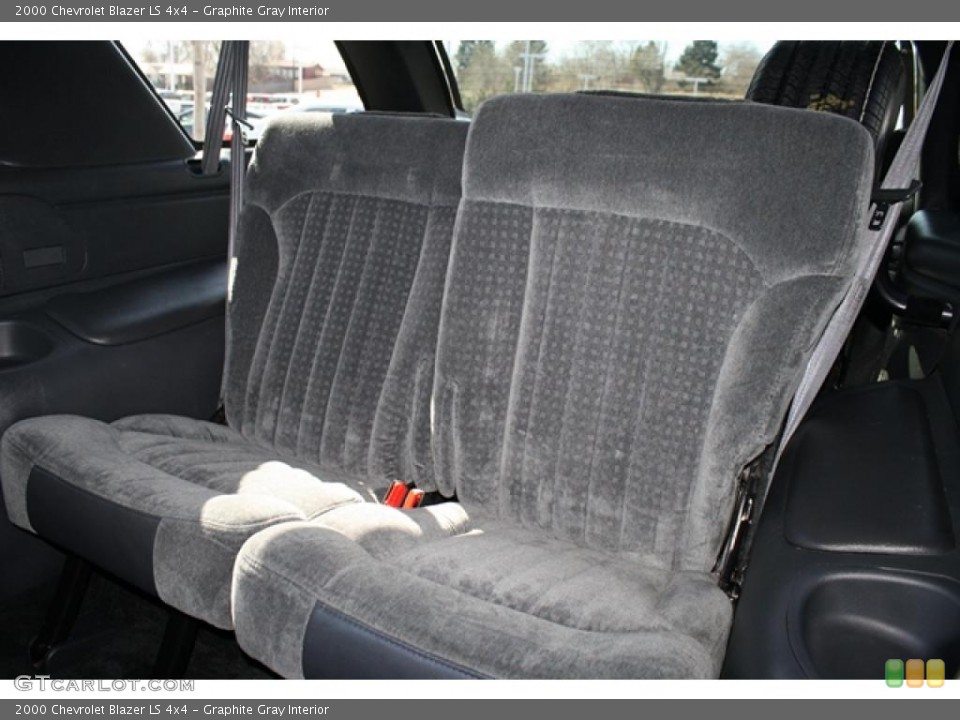 Graphite Gray Interior Photo for the 2000 Chevrolet Blazer LS 4x4 #47133294