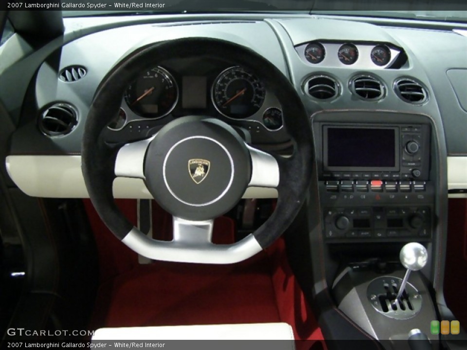 White/Red Interior Dashboard for the 2007 Lamborghini Gallardo Spyder #47135