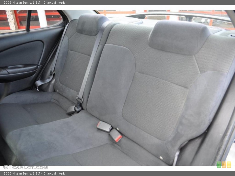 Charcoal Interior Photo for the 2006 Nissan Sentra 1.8 S #47138118