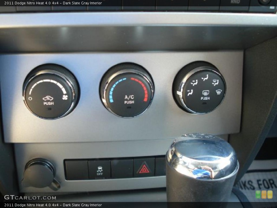 Dark Slate Gray Interior Controls for the 2011 Dodge Nitro Heat 4.0 4x4 #47141406
