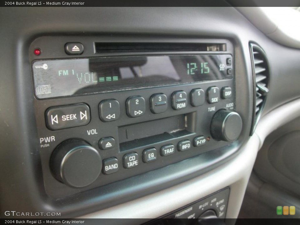 Medium Gray Interior Controls for the 2004 Buick Regal LS #47141529