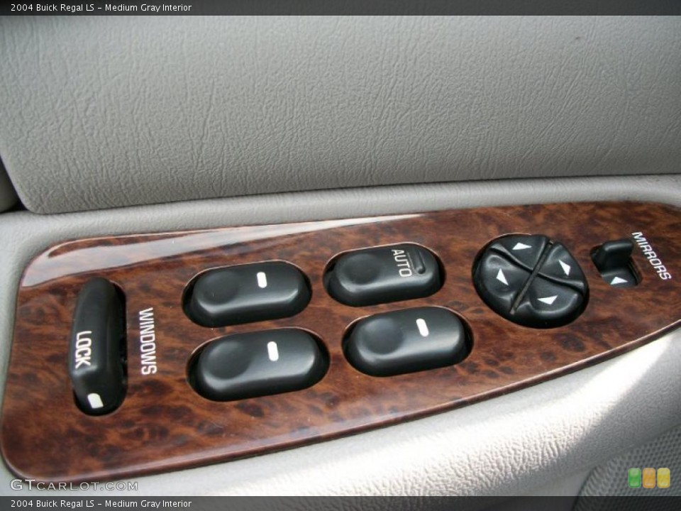 Medium Gray Interior Controls for the 2004 Buick Regal LS #47141607