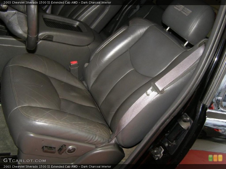 Dark Charcoal Interior Photo for the 2003 Chevrolet Silverado 1500 SS Extended Cab AWD #47143926