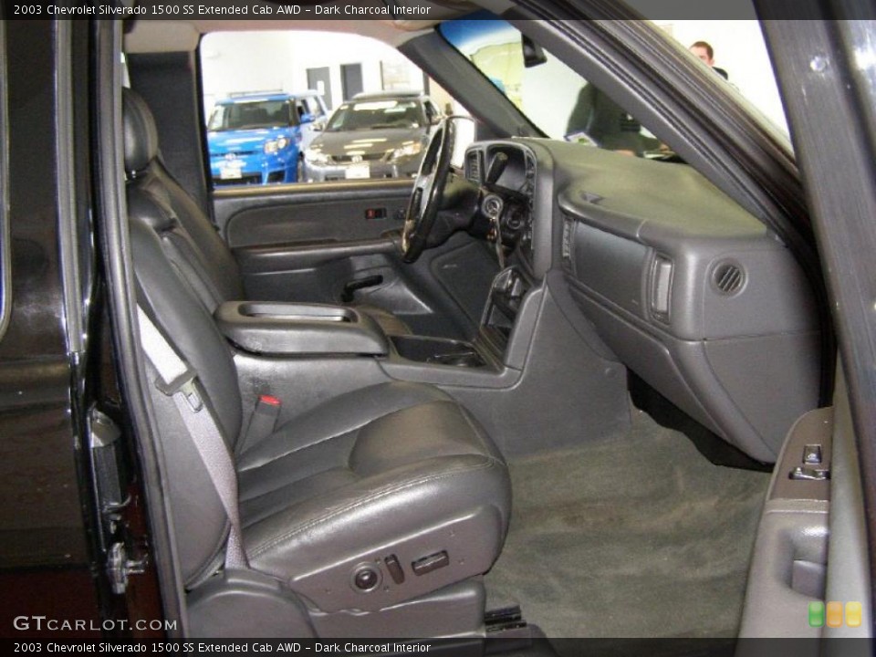 Dark Charcoal Interior Photo for the 2003 Chevrolet Silverado 1500 SS Extended Cab AWD #47144052