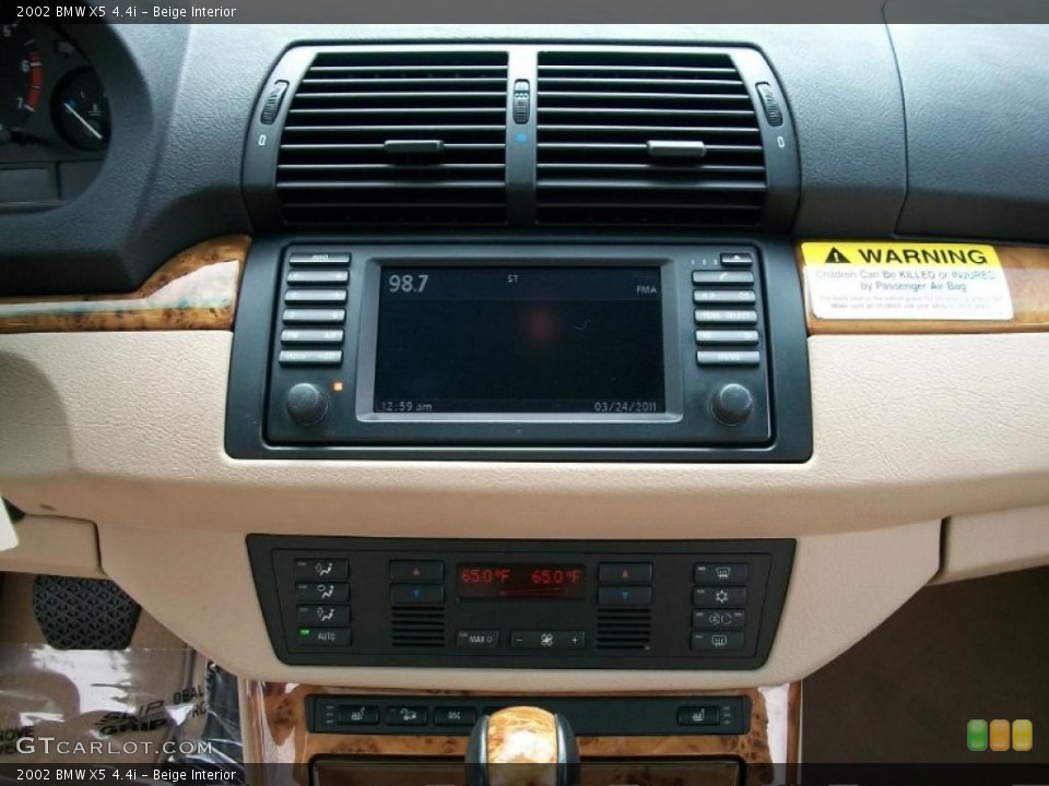 Beige Interior Controls for the 2002 BMW X5 4.4i #47146134