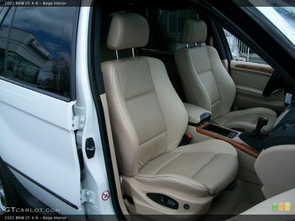 Beige Interior Photo for the 2002 BMW X5 4.4i #47146338