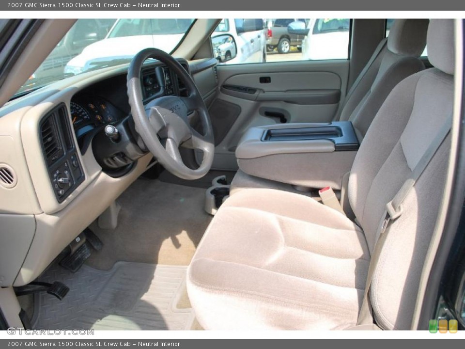 Neutral Interior Photo for the 2007 GMC Sierra 1500 Classic SL Crew Cab #47146962