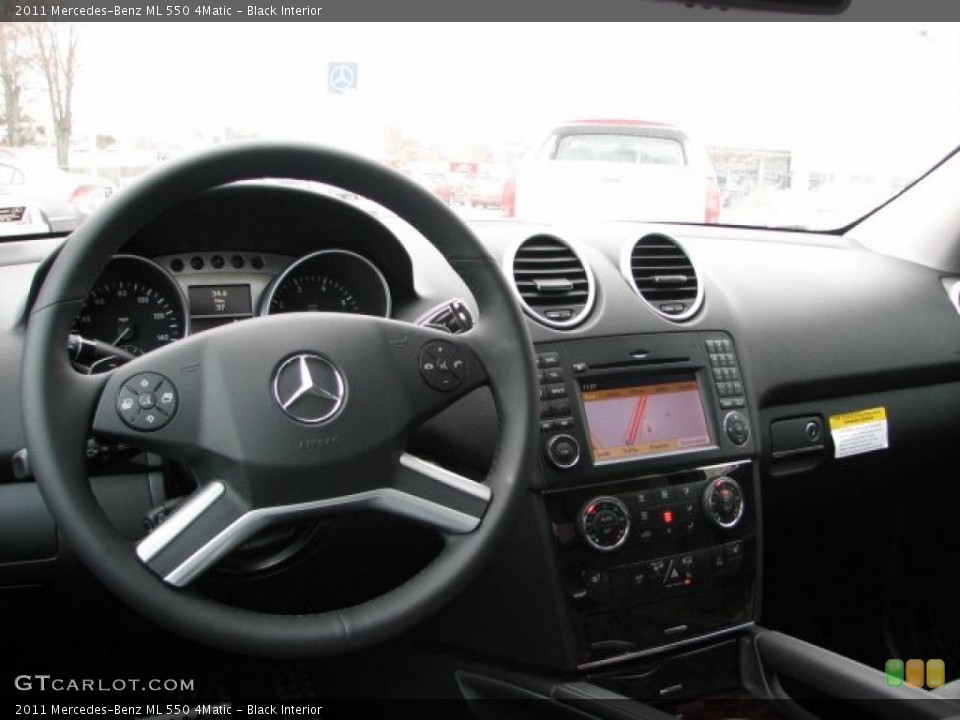 Black Interior Dashboard for the 2011 Mercedes-Benz ML 550 4Matic #47147001