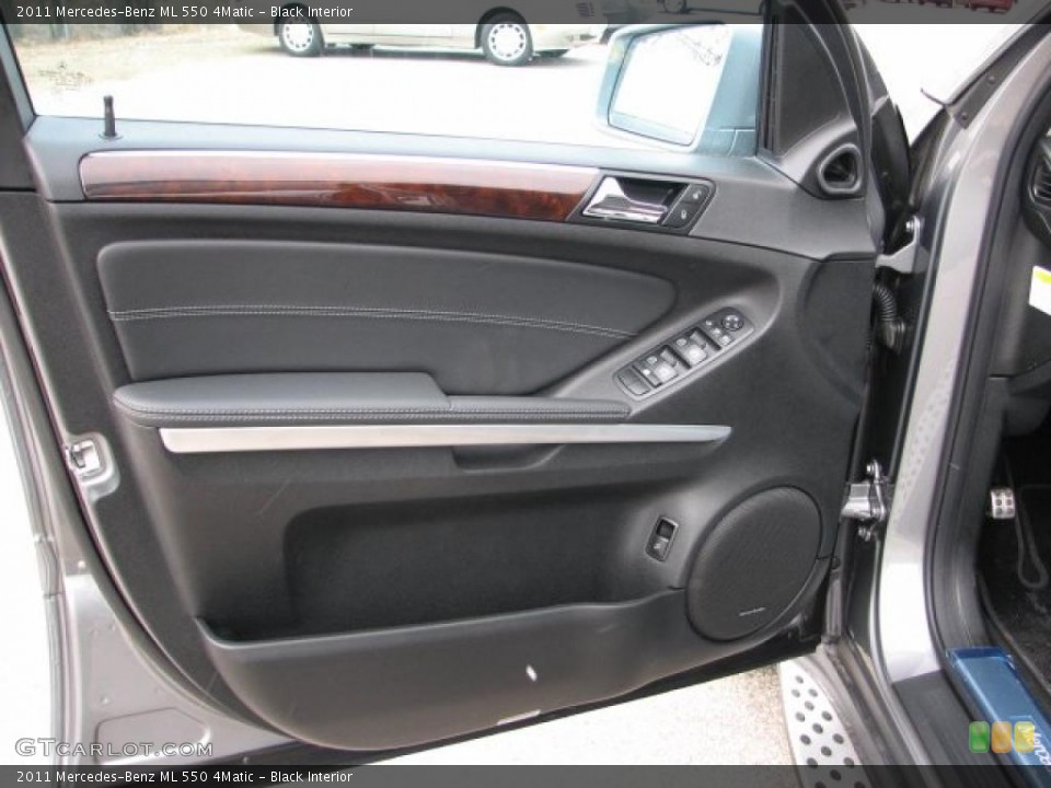Black Interior Door Panel for the 2011 Mercedes-Benz ML 550 4Matic #47147013
