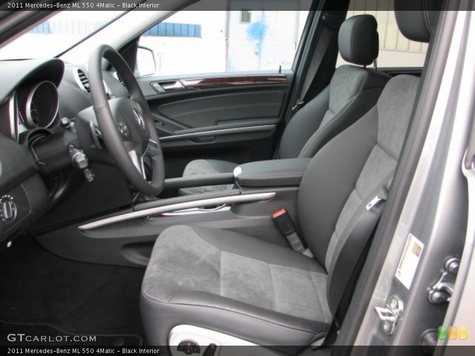Black Interior Photo for the 2011 Mercedes-Benz ML 550 4Matic #47147025