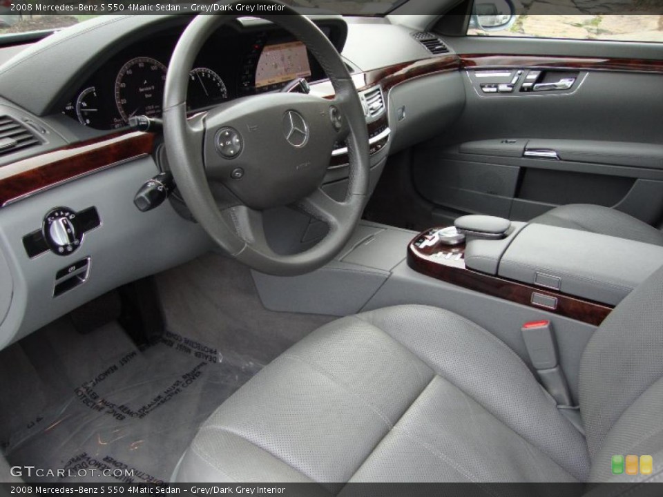 Grey/Dark Grey Interior Dashboard for the 2008 Mercedes-Benz S 550 4Matic Sedan #47151459