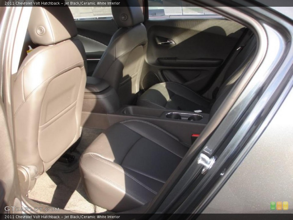 Jet Black/Ceramic White Interior Photo for the 2011 Chevrolet Volt Hatchback #47165019