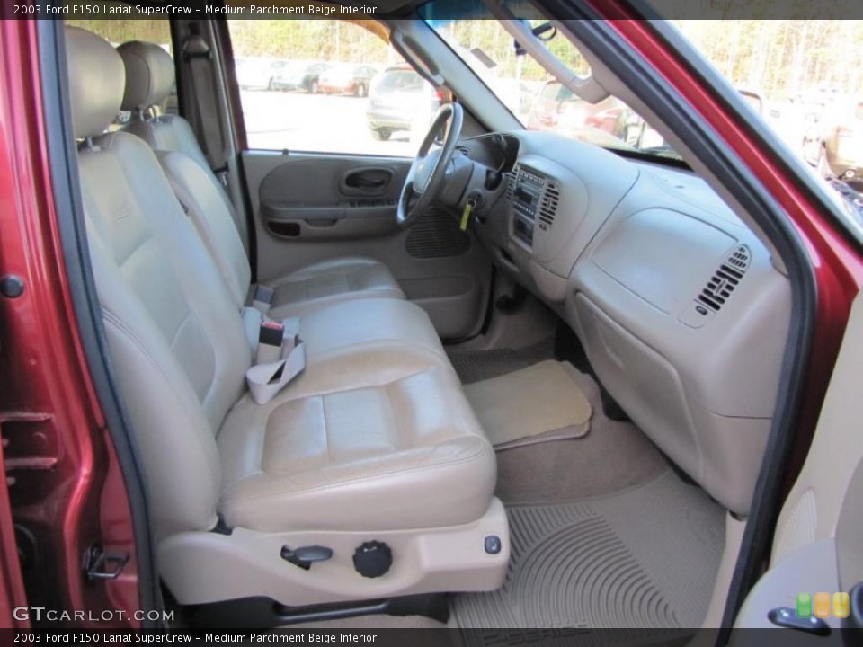 Medium Parchment Beige Interior Photo for the 2003 Ford F150 Lariat SuperCrew #47167953