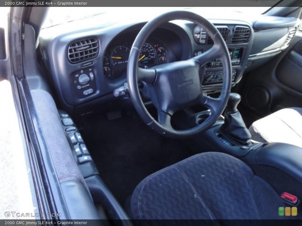 Graphite Interior Photo for the 2000 GMC Jimmy SLE 4x4 #47172147