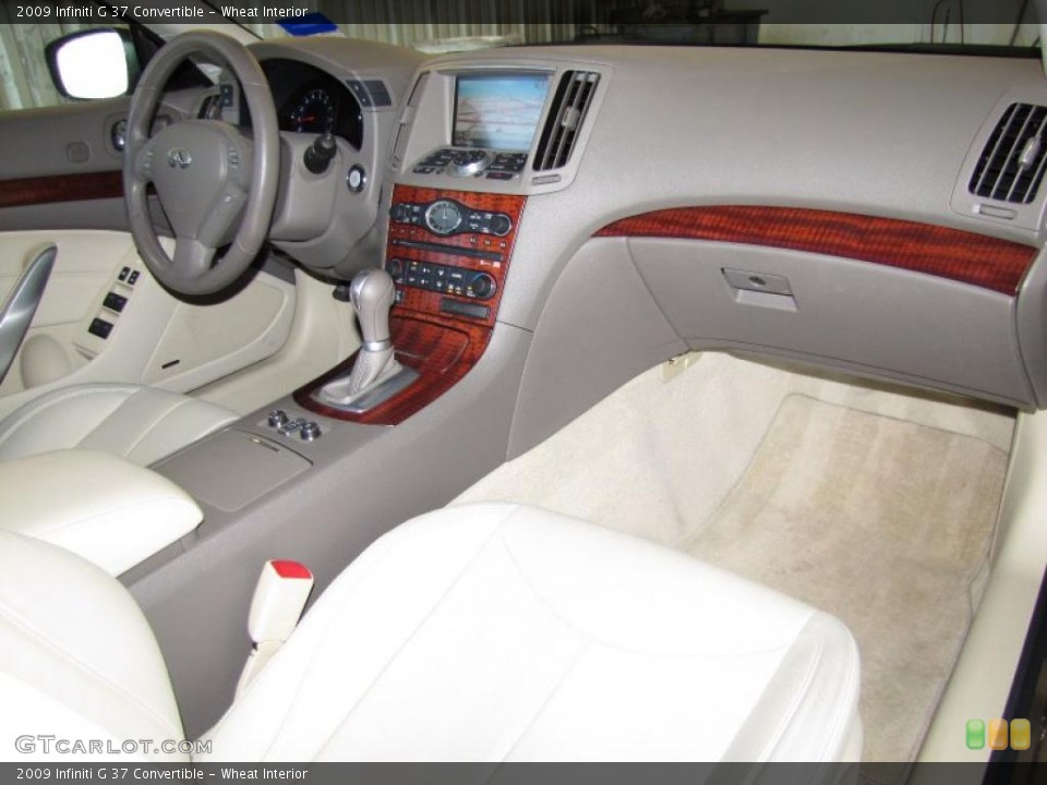 Wheat Interior Dashboard for the 2009 Infiniti G 37 Convertible #47176242