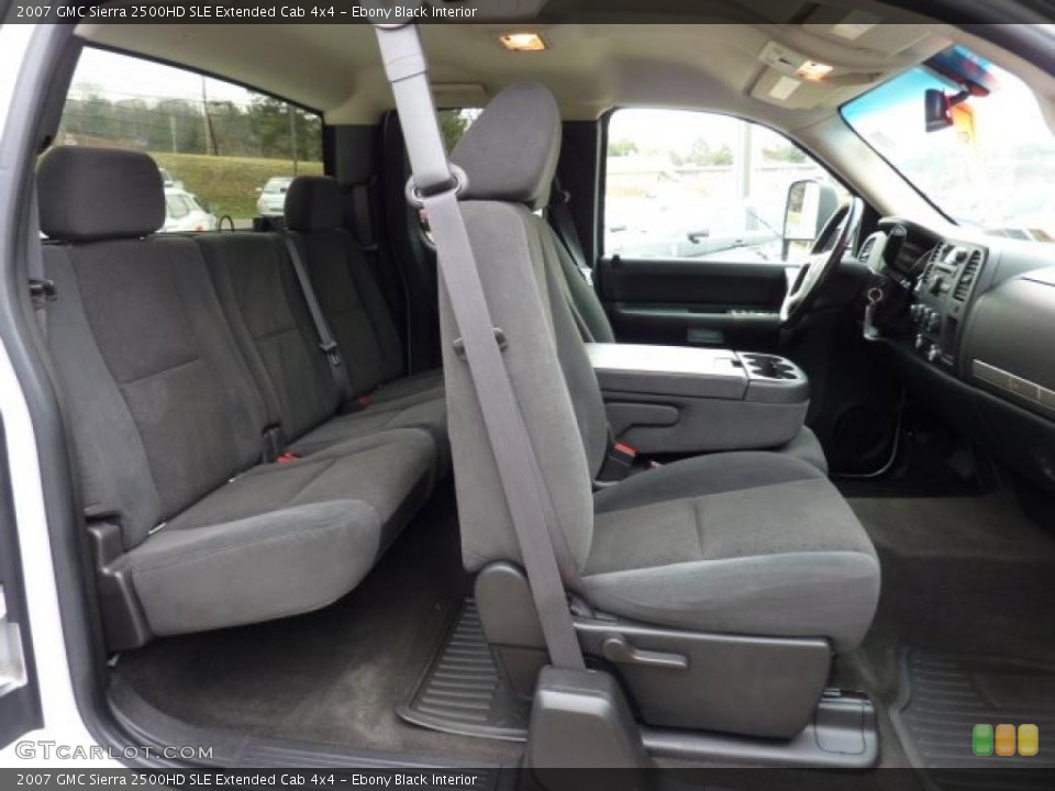 Ebony Black Interior Photo for the 2007 GMC Sierra 2500HD SLE Extended Cab 4x4 #47180067