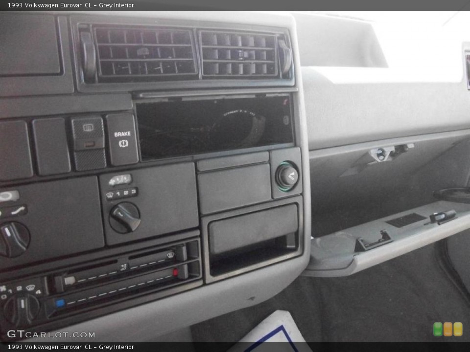 Grey Interior Controls for the 1993 Volkswagen Eurovan CL #47188383