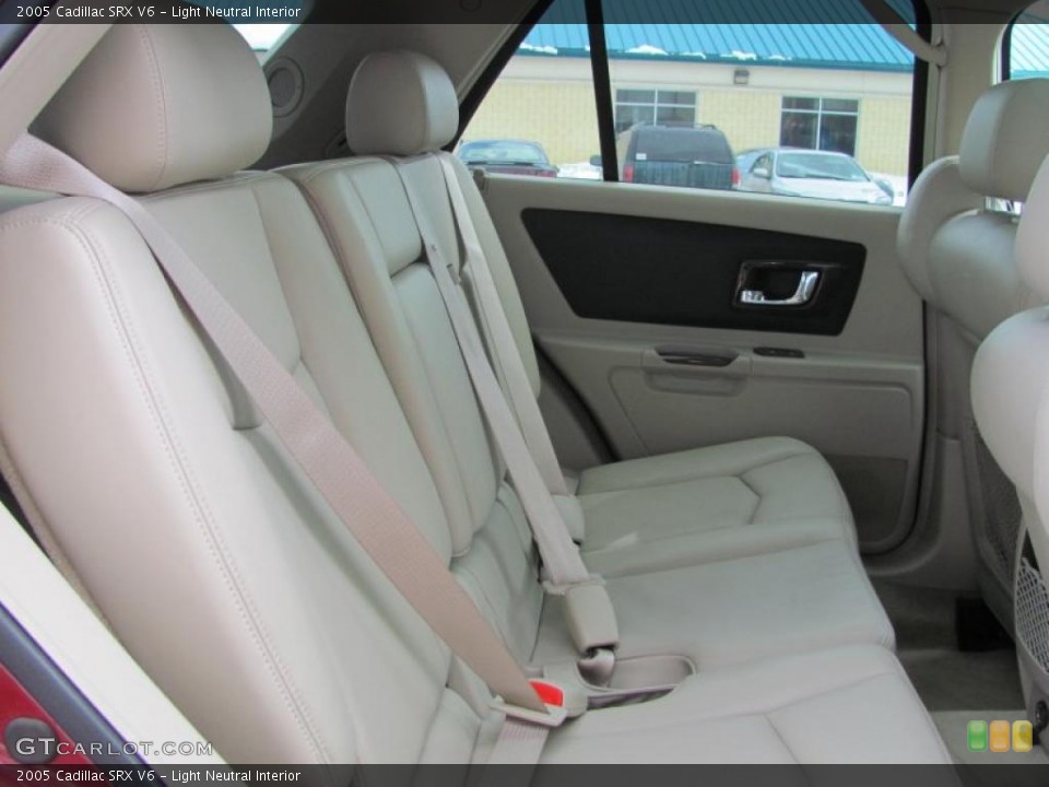 Light Neutral Interior Photo for the 2005 Cadillac SRX V6 #47195204