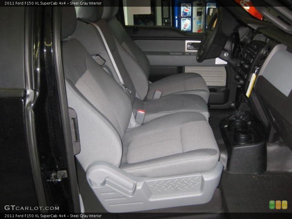 Steel Gray Interior Photo for the 2011 Ford F150 XL SuperCab 4x4 #47196260