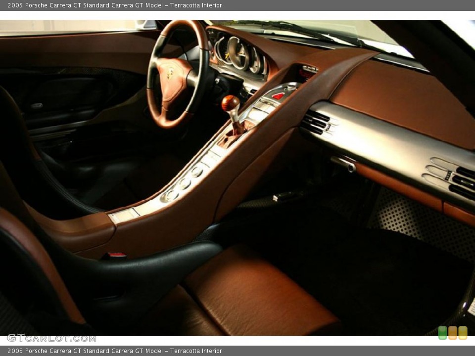 Terracotta Interior Dashboard for the 2005 Porsche Carrera GT  #47197763