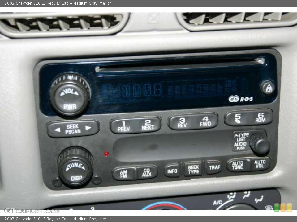 Medium Gray Interior Controls for the 2003 Chevrolet S10 LS Regular Cab #47198258