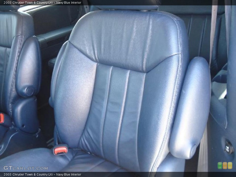 Navy Blue Interior Photo for the 2003 Chrysler Town & Country LXi #47200379
