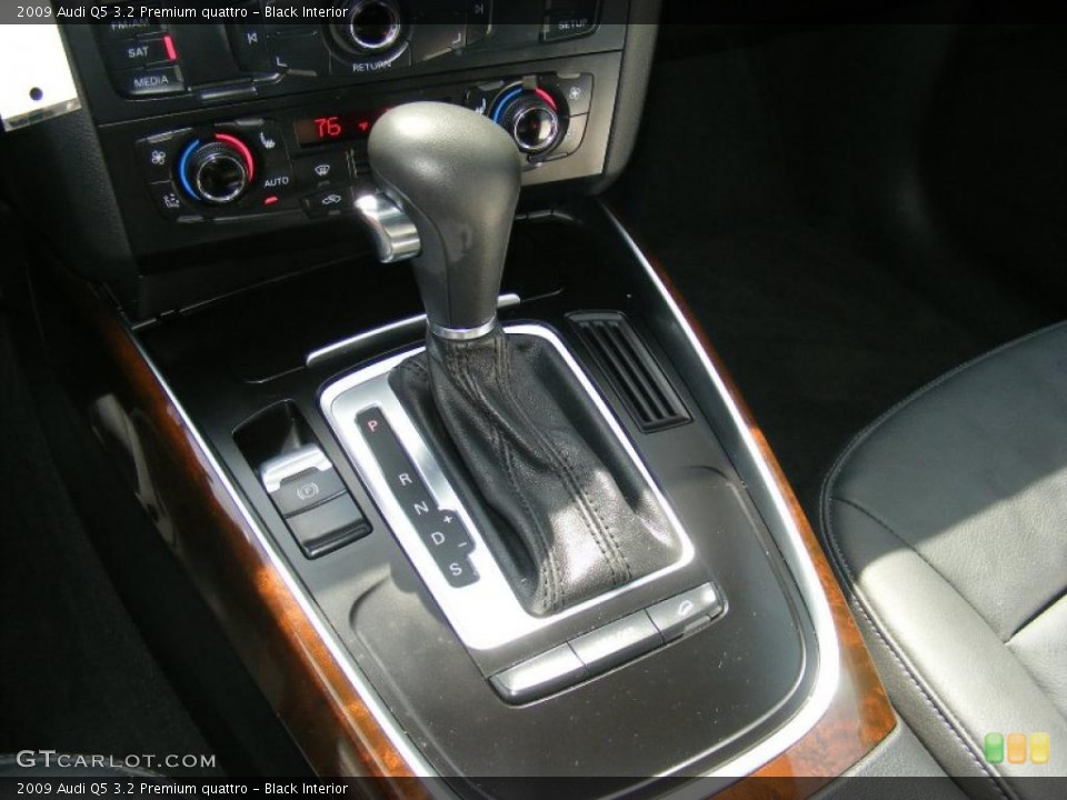 Black Interior Transmission for the 2009 Audi Q5 3.2 Premium quattro #47205347