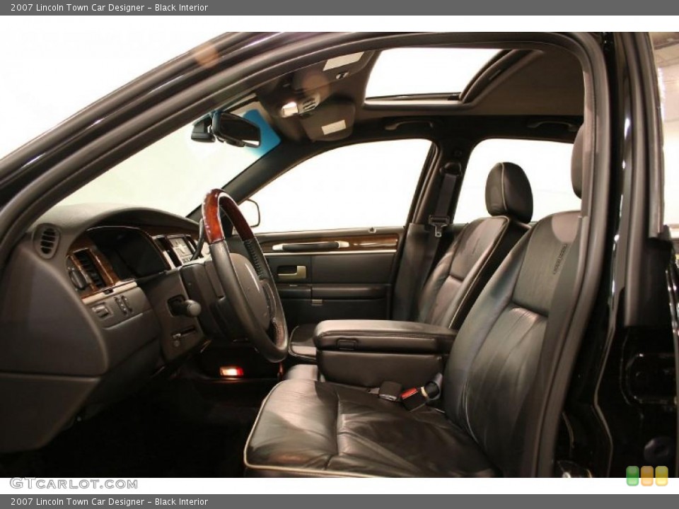 Black Interior Photo for the 2007 Lincoln Town Car Designer #47209415
