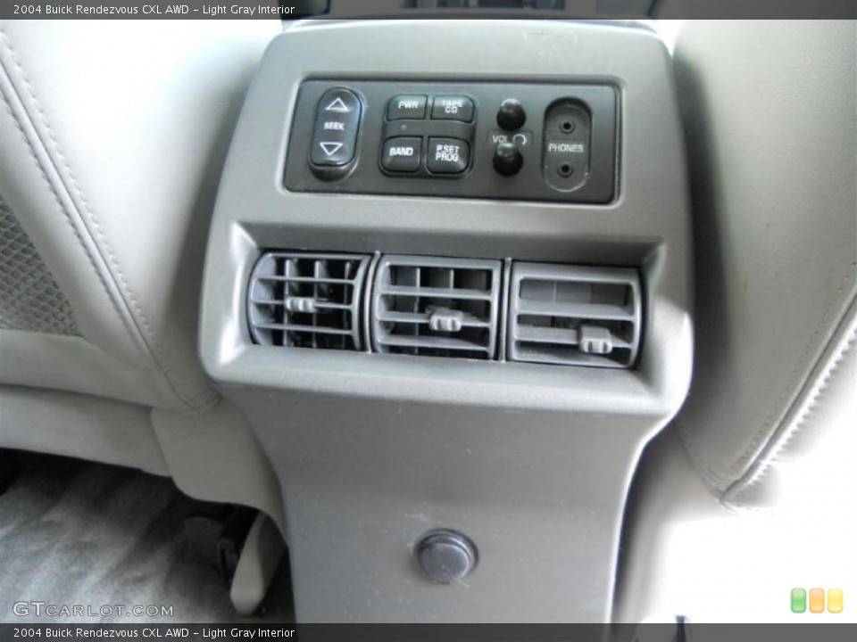 Light Gray Interior Controls for the 2004 Buick Rendezvous CXL AWD #47209943