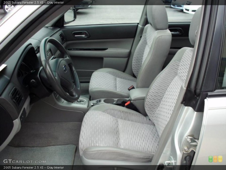 Gray Interior Photo for the 2005 Subaru Forester 2.5 XS #47213228