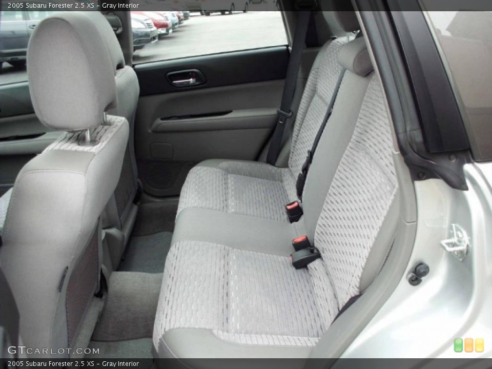 Gray Interior Photo for the 2005 Subaru Forester 2.5 XS #47213270
