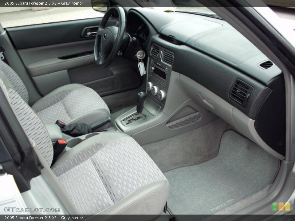Gray Interior Photo for the 2005 Subaru Forester 2.5 XS #47213285