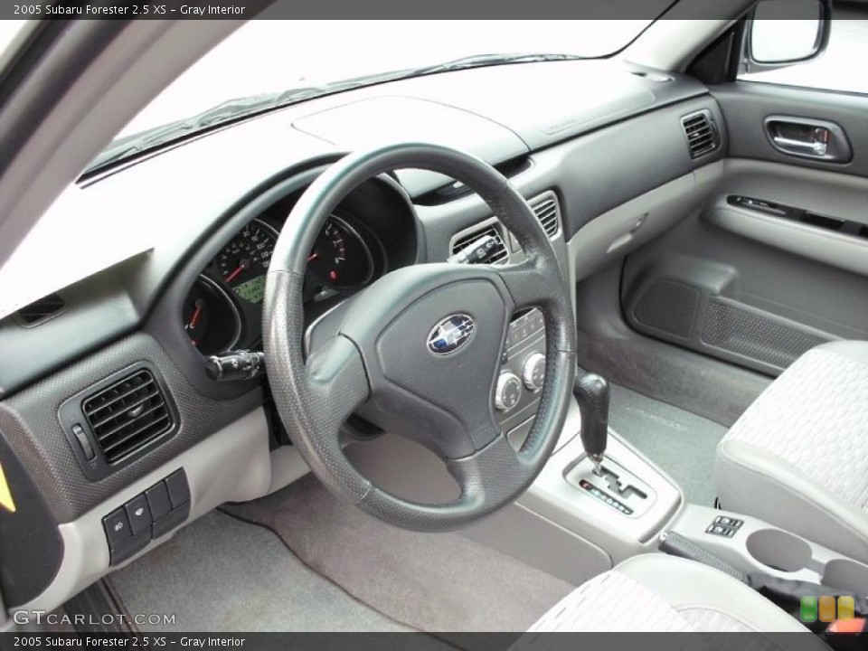 Gray Interior Photo for the 2005 Subaru Forester 2.5 XS #47213375
