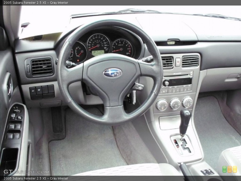 Gray Interior Photo for the 2005 Subaru Forester 2.5 XS #47213414