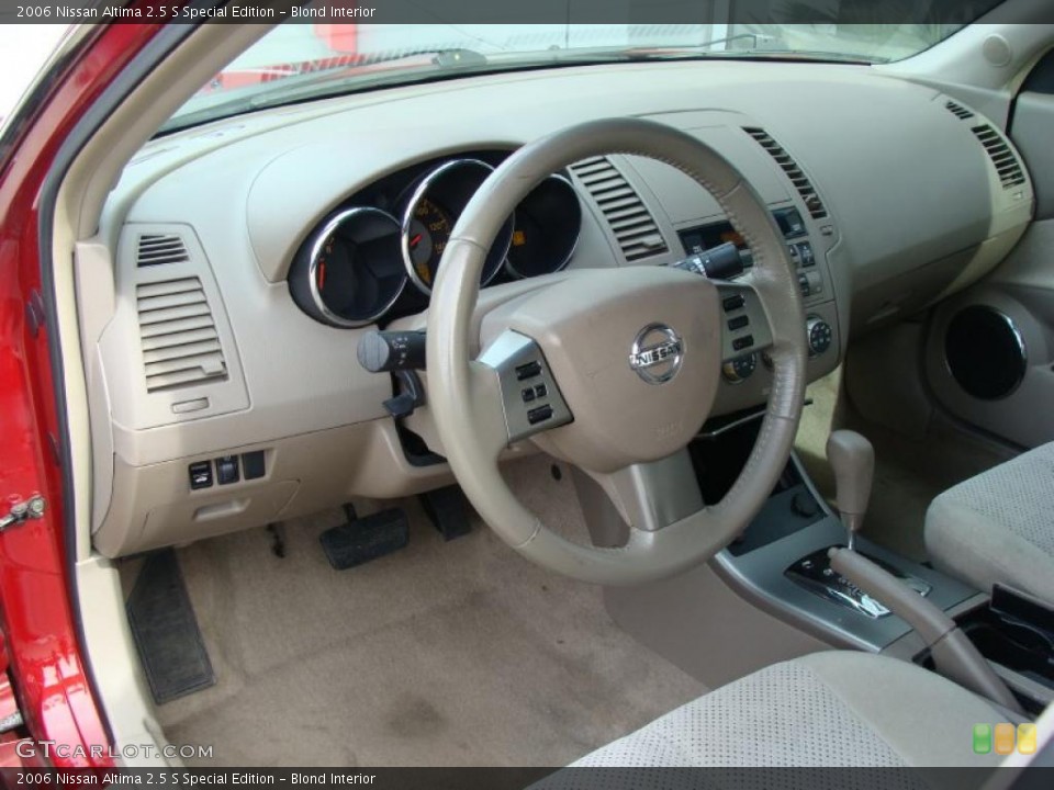 Blond Interior Photo for the 2006 Nissan Altima 2.5 S Special Edition #47216189