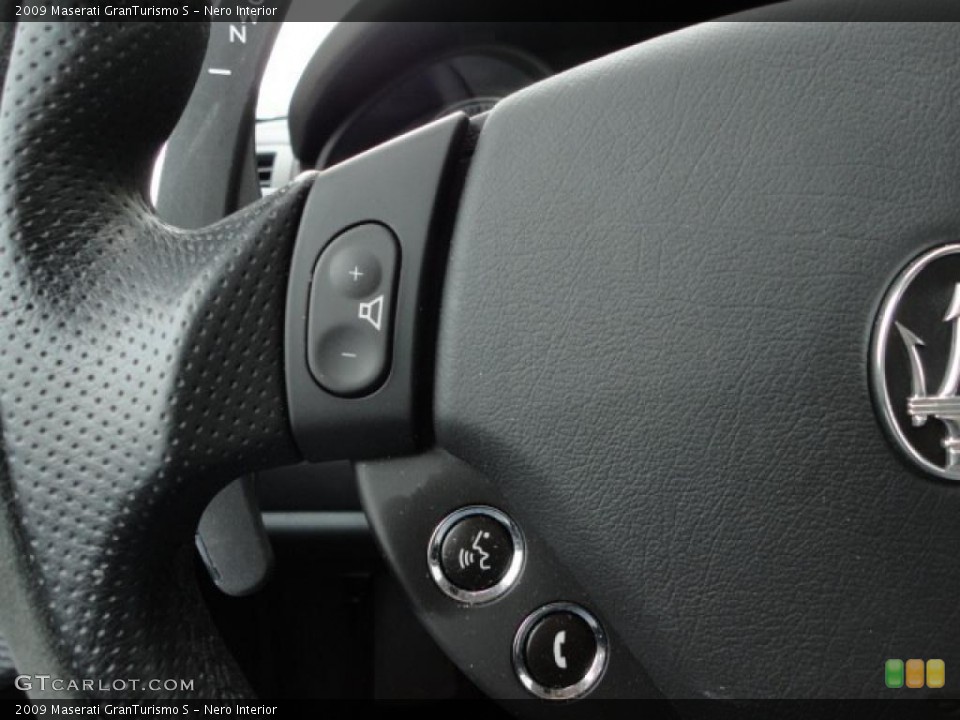 Nero Interior Controls for the 2009 Maserati GranTurismo S #47221316
