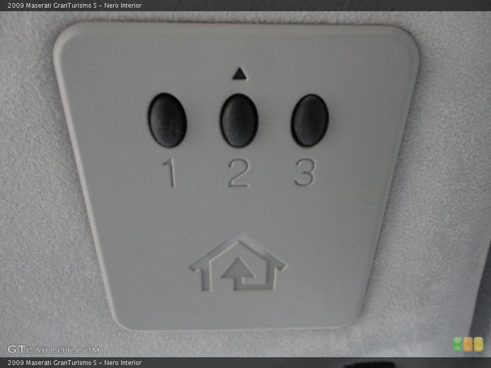 Nero Interior Controls for the 2009 Maserati GranTurismo S #47221475