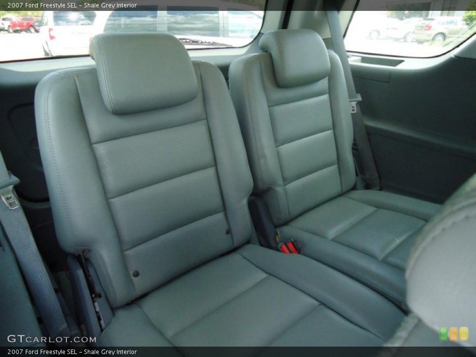 Shale Grey Interior Photo for the 2007 Ford Freestyle SEL #47228969
