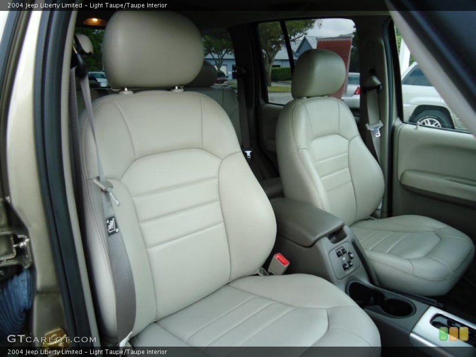 Light Taupe/Taupe Interior Photo for the 2004 Jeep Liberty Limited #47229935