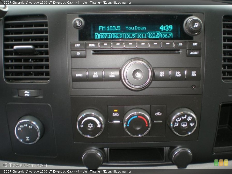 Light Titanium/Ebony Black Interior Controls for the 2007 Chevrolet Silverado 1500 LT Extended Cab 4x4 #47230064
