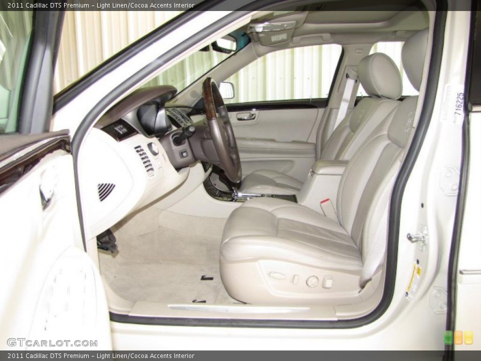 Light Linen/Cocoa Accents Interior Photo for the 2011 Cadillac DTS Premium #47236817