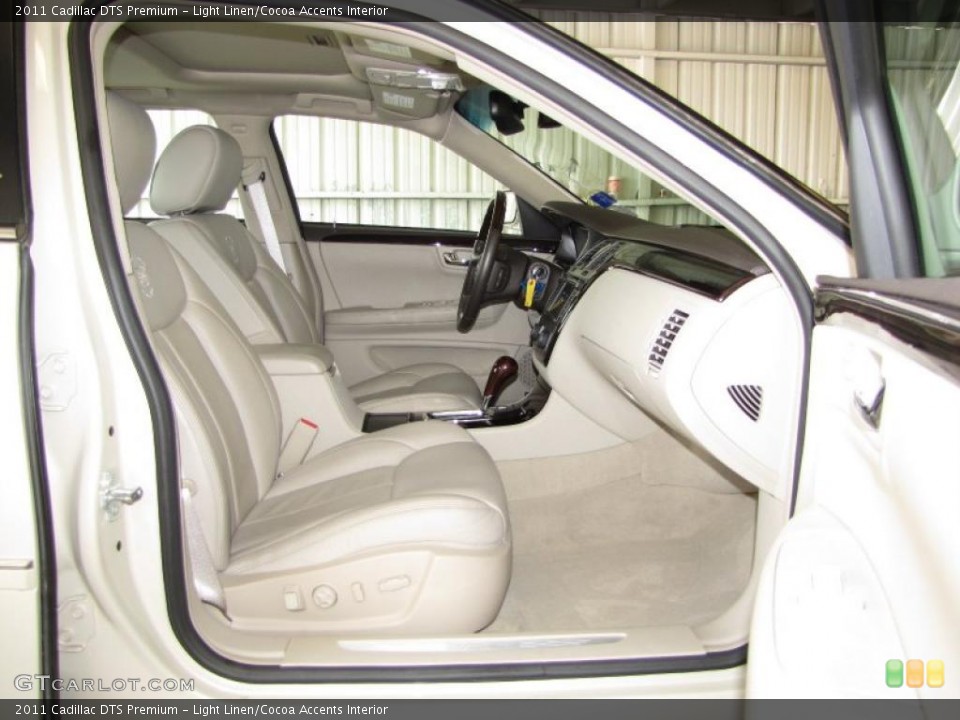 Light Linen/Cocoa Accents Interior Photo for the 2011 Cadillac DTS Premium #47236825