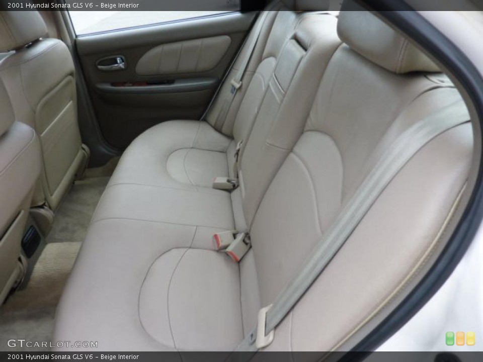 Beige Interior Photo for the 2001 Hyundai Sonata GLS V6 #47237627