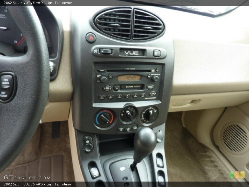 Light Tan Interior Controls for the 2002 Saturn VUE V6 AWD #47237819