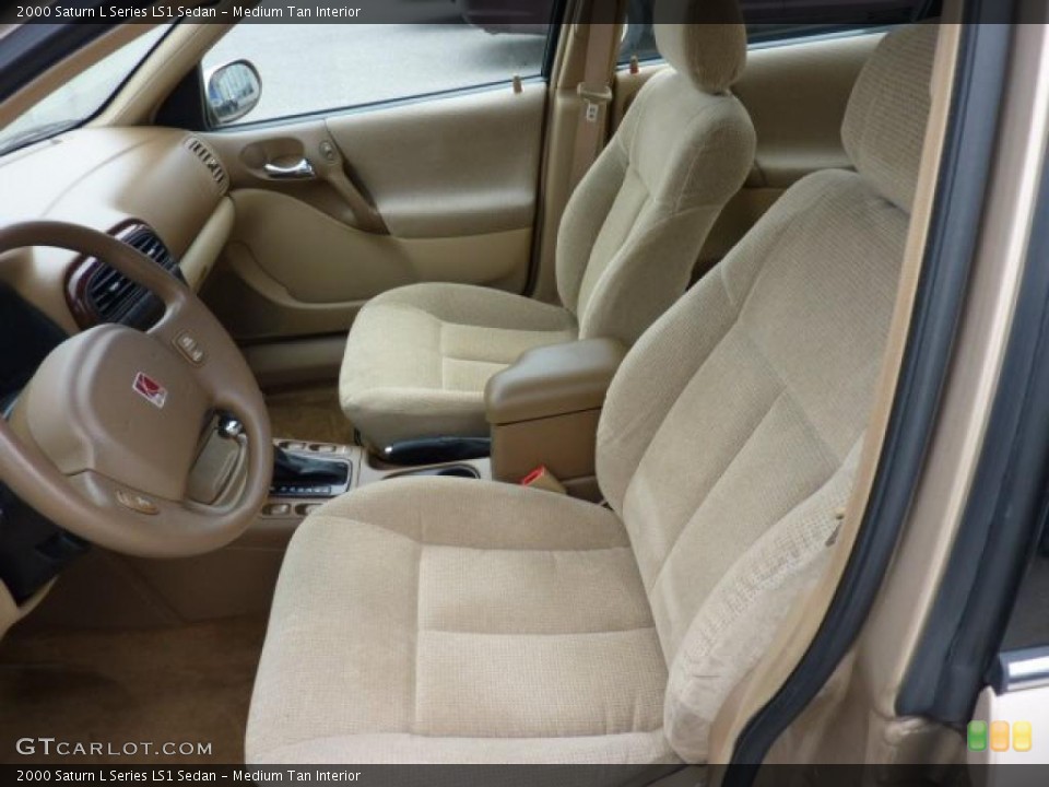Medium Tan Interior Photo for the 2000 Saturn L Series LS1 Sedan #47237876