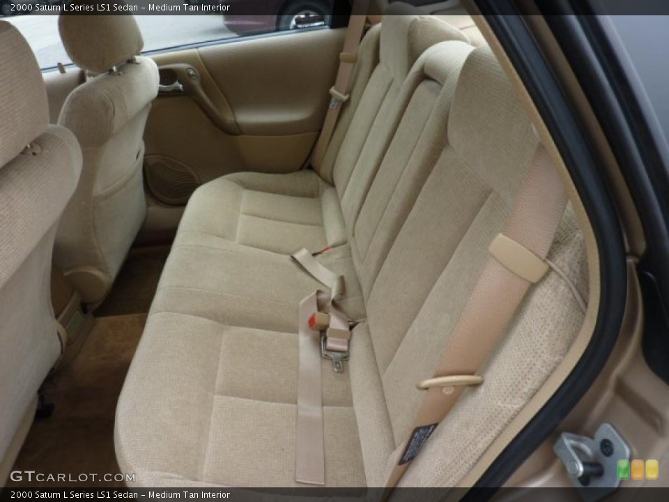 Medium Tan Interior Photo for the 2000 Saturn L Series LS1 Sedan #47237882