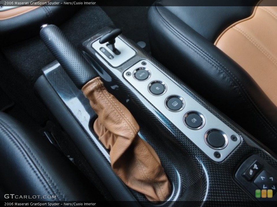 Nero/Cuoio Interior Controls for the 2006 Maserati GranSport Spyder #47241914