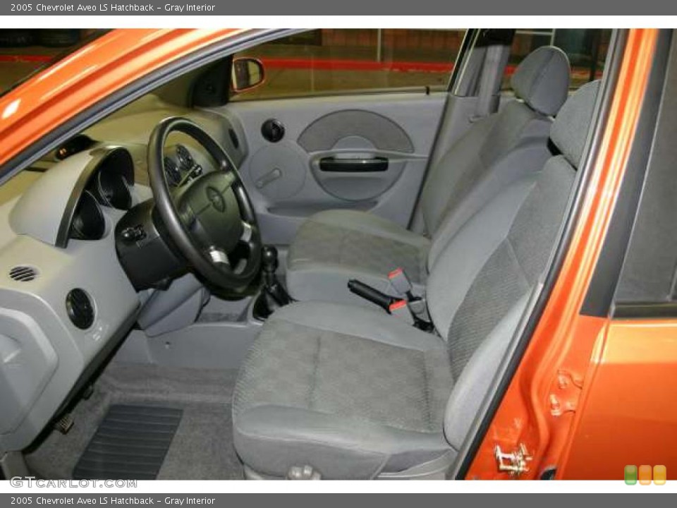 Gray Interior Photo for the 2005 Chevrolet Aveo LS Hatchback #47242715