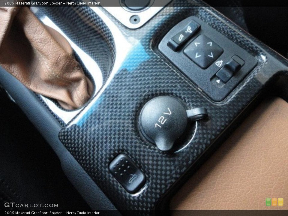 Nero/Cuoio Interior Controls for the 2006 Maserati GranSport Spyder #47243036